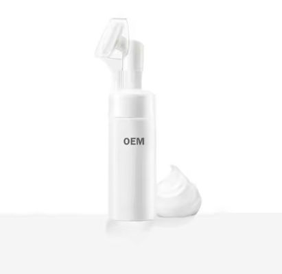 OEM / ODM Özel Etiket Yüz Cilt Beyazlatıcı Köpüklendirme Derin Temizleyici Silikon Yüz Fırçası ile Yüz Yıkama 150ml